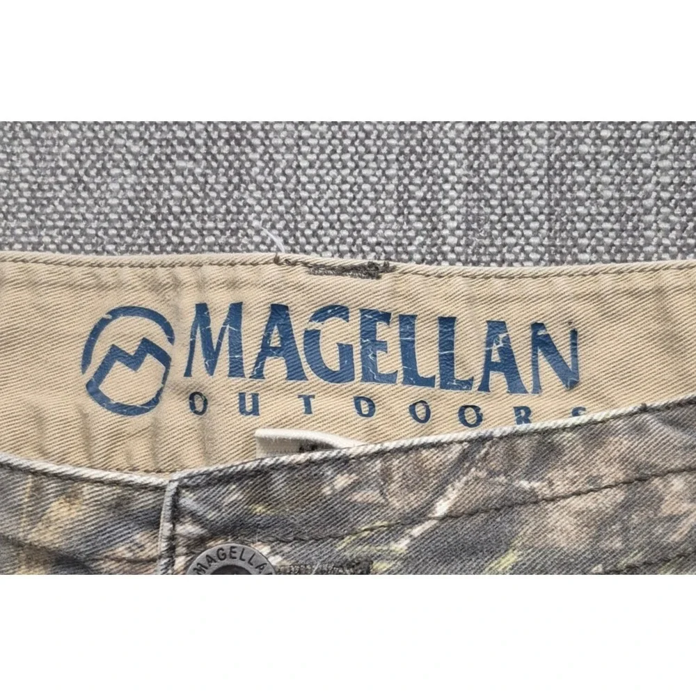 Magellan Outdoor men's‎ camouflage cargo shorts sz 38 inseam 9